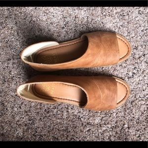 Open toe flat sandals